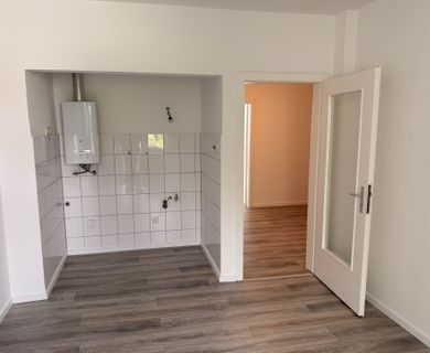 Düsseldorf-Düsseltal! Renovierte 1,5 -Zimmer-Balkonwohnung mit Wohnküche! - Foto 1