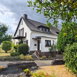 Geräumiges Wohnhaus mit weitläufigem Garten, nähe Neustadt/Wied!