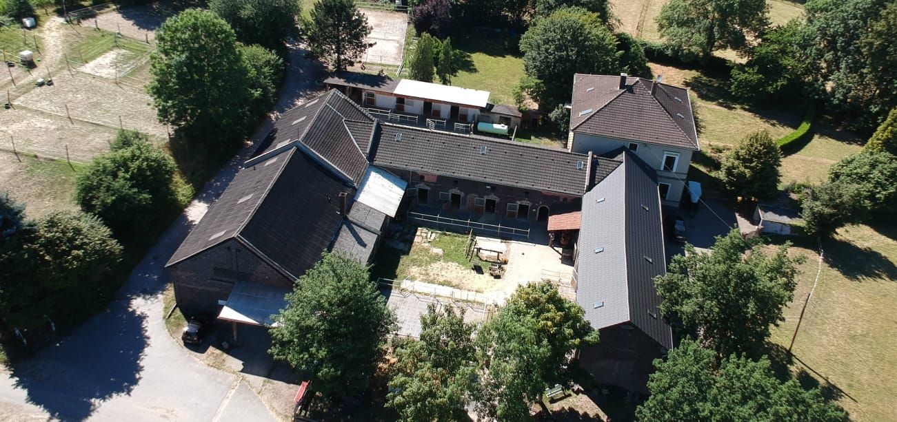 Charmanter Reiterhof auf 1,2 ha zu verkaufen