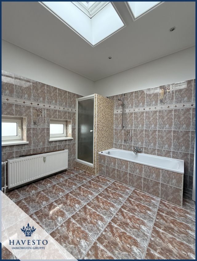 Wunderschöne 5-Raum Wohnung Inklusive neuer Einbauküche, Stellplatz & Option auf Gartenfläche! - Photo 3