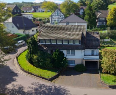 Raum für neue Möglichkeiten: Gepflegtes Haus in familienfreundlicher Lage!