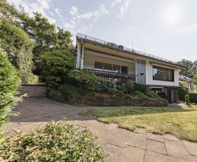 Naturverbunden wohnen: Freistehendes Einfamilienhaus mit Blick ins Grüne