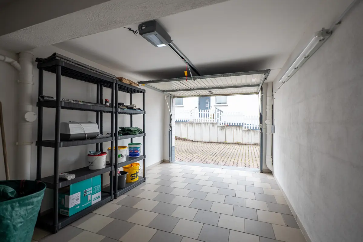 Garage..jpg