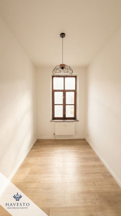 Helle 4-Zimmer-Altbauwohnung mit Wannenbad und großem Balkon zum ruhigen Innenhof - Foto 1