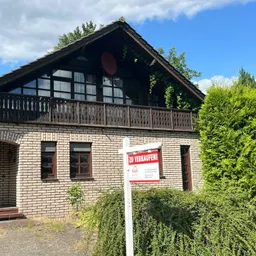 Freistehendes Einfamilienhaus in ruhiger Sackgassenlage – veredelter Rohbau in sehr guter Lage
