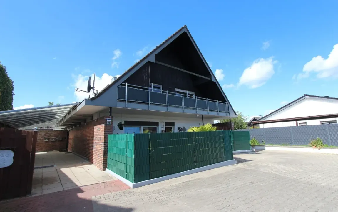 Top-Lage in Nettetal-Hinsbeck: Ca. 86 m² 2-3 Zimmer DG-Wohnung mit Stellplatz und großem Balkon