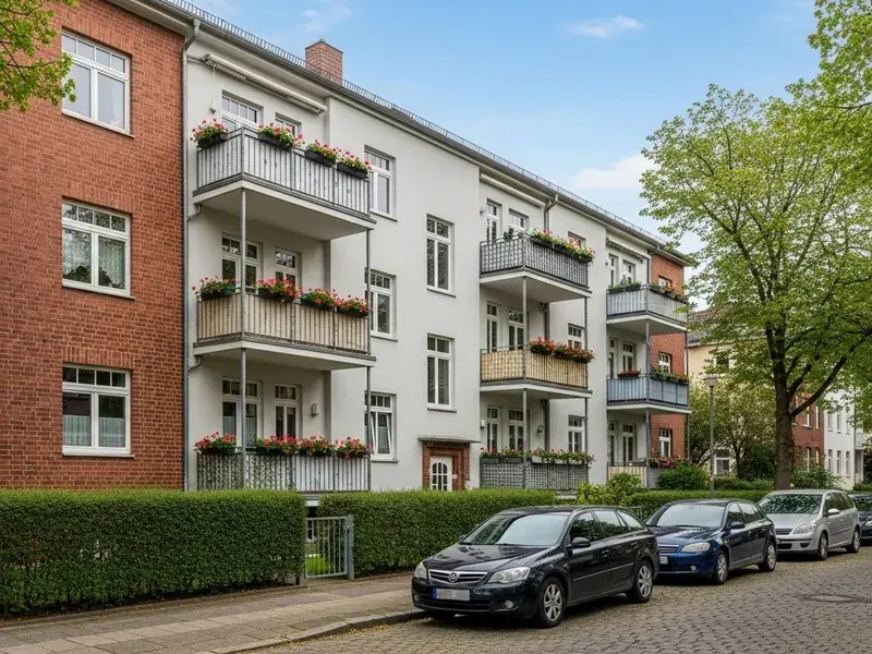 Mehrfamilienhaus mit Balkonen (KI-Visualisierung)