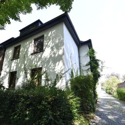 Waldesruh und Seebrise in Duisburg – Dorf Friemersheim!
Drei-FH, DHH mit zwei Garagen und Werkraum