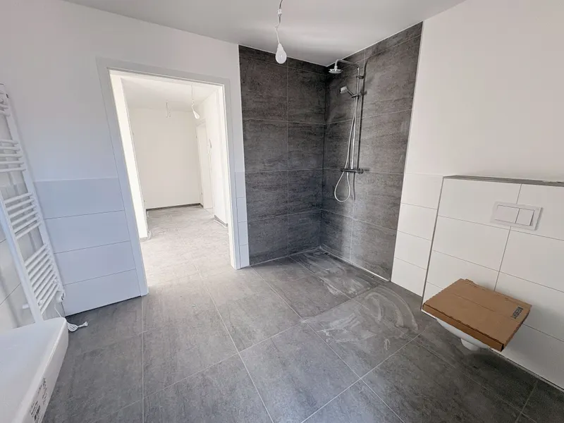 Altersgerecht, attraktiv & ausgezeichnet gelegen! – Penthouse zur Miete - Foto 2