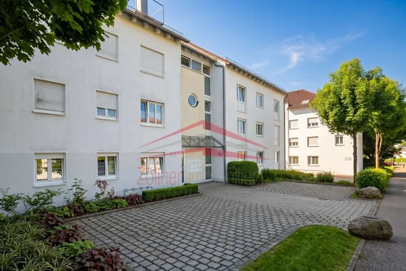 Gepflegte 4-Zimmer-Wohnung mit Balkon, Tiefgaragenstellplatz und guter Raumaufteilung in Aalen