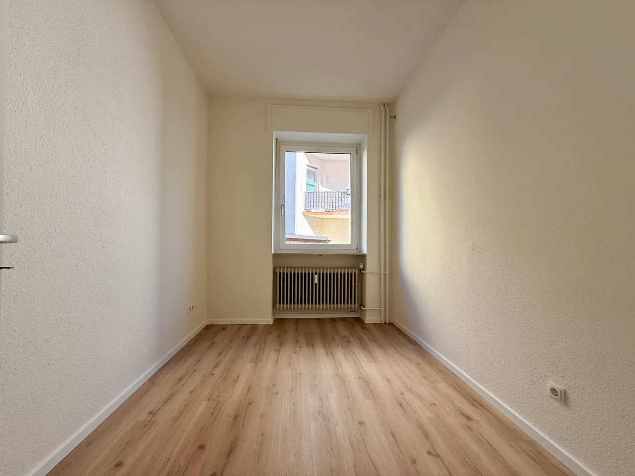 MA-Lindenhof – Erstbezug nach Sanierung! helle 3 ZKB-Wohnung mit Tageslicht Bad - Photo 1