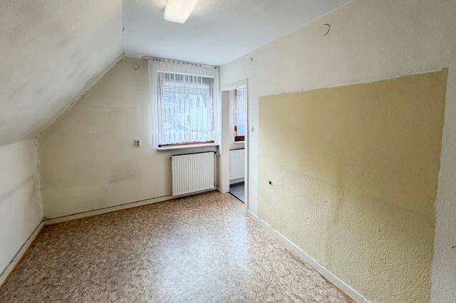 Ankleidezimmer  (Küche mgl.) 