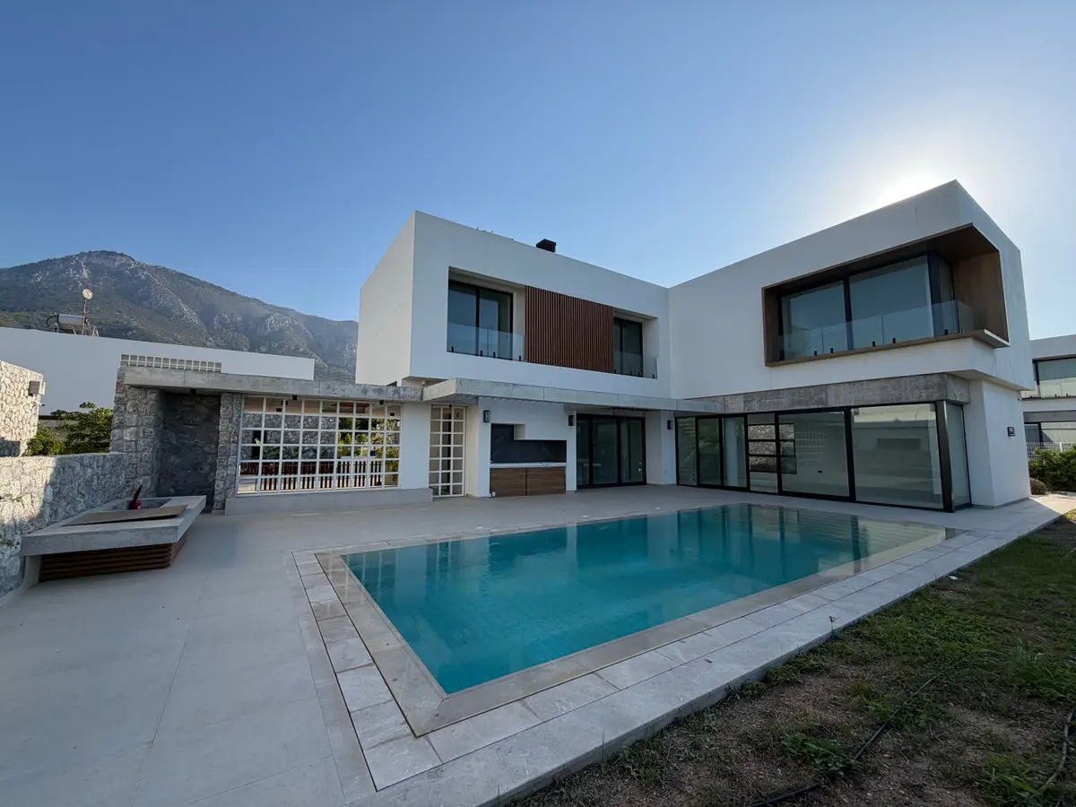 Luxusvilla mit Pool · Bellapais · Kyrenia / Girne