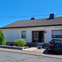 Familienfreundliches Haus mit großem Grundstück, Einliegerwohnung und herrlichem Ausblick