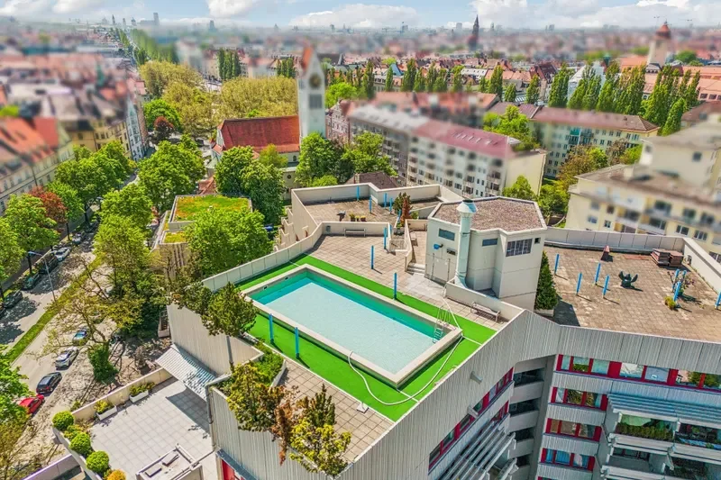 Pool auf dem Dach