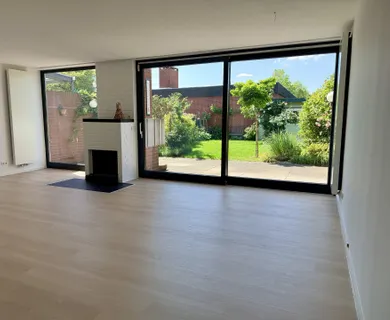 Stilvolles, top saniertes Haus mit Kamin, Sauna und Westgarten! - Photo 2