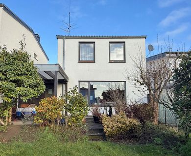 Verkaufsstart: Modernisierungsbedürftiges Einfamilienhaus mit Garten und Garage