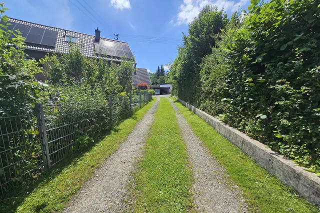 Zufahrt zum Grundstück