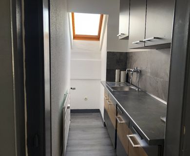 Schöne geräumige 2-Zimmer im Dachgeschoss einer Jugendstilvilla - Foto 1