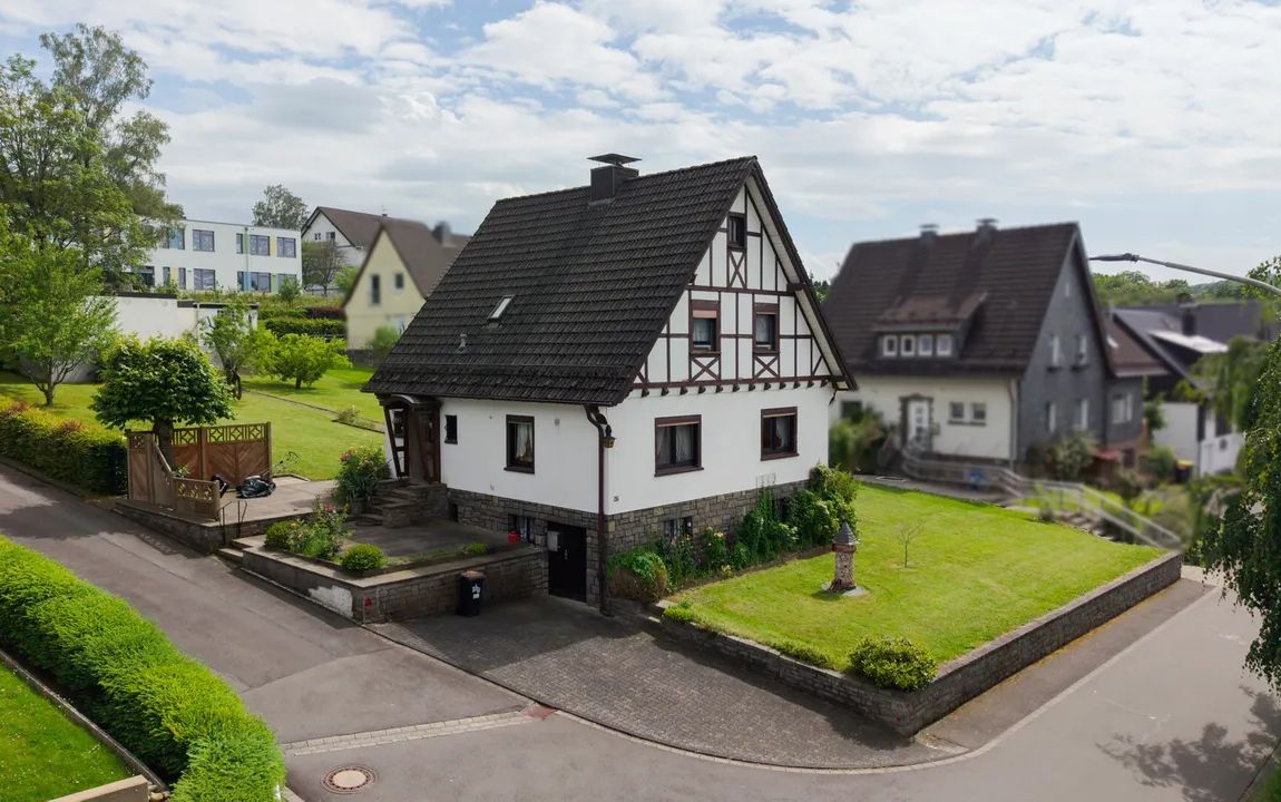 Ein Zuhause mit Herz: Charmantes Einfamilienhaus auf Traumgrundstück