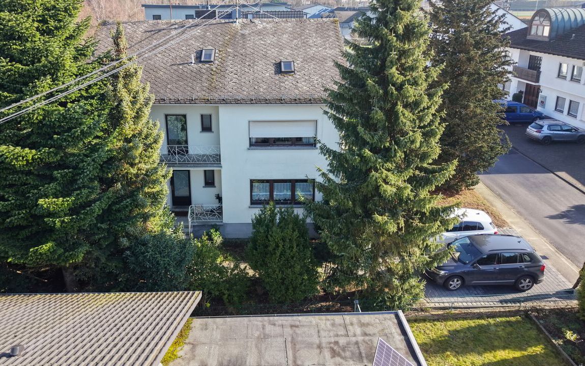 *Reserviert* Top gepflegtes Zwei-Familien-Haus mit großem Garten in bester Lage von Wallmerod!