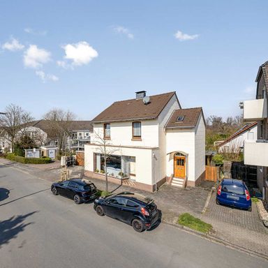 Freistehendes Ein-/Zweifamilienhaus in Ratingen-Ost