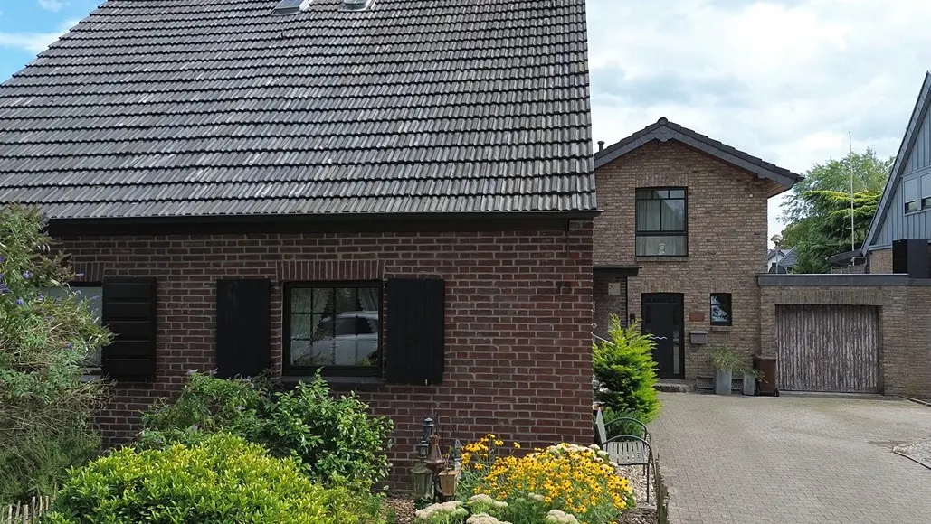 Zwei Wohnhäuser, ein Grundstück für Familie, Generationen oder Vermietung in Grefrath-Vinkrath