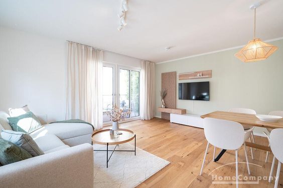 26687 HomeCompany Dresden Möbliert/Furnished 4-Zimmer Wohnung in Dresden-Cotta max. 3 Personen