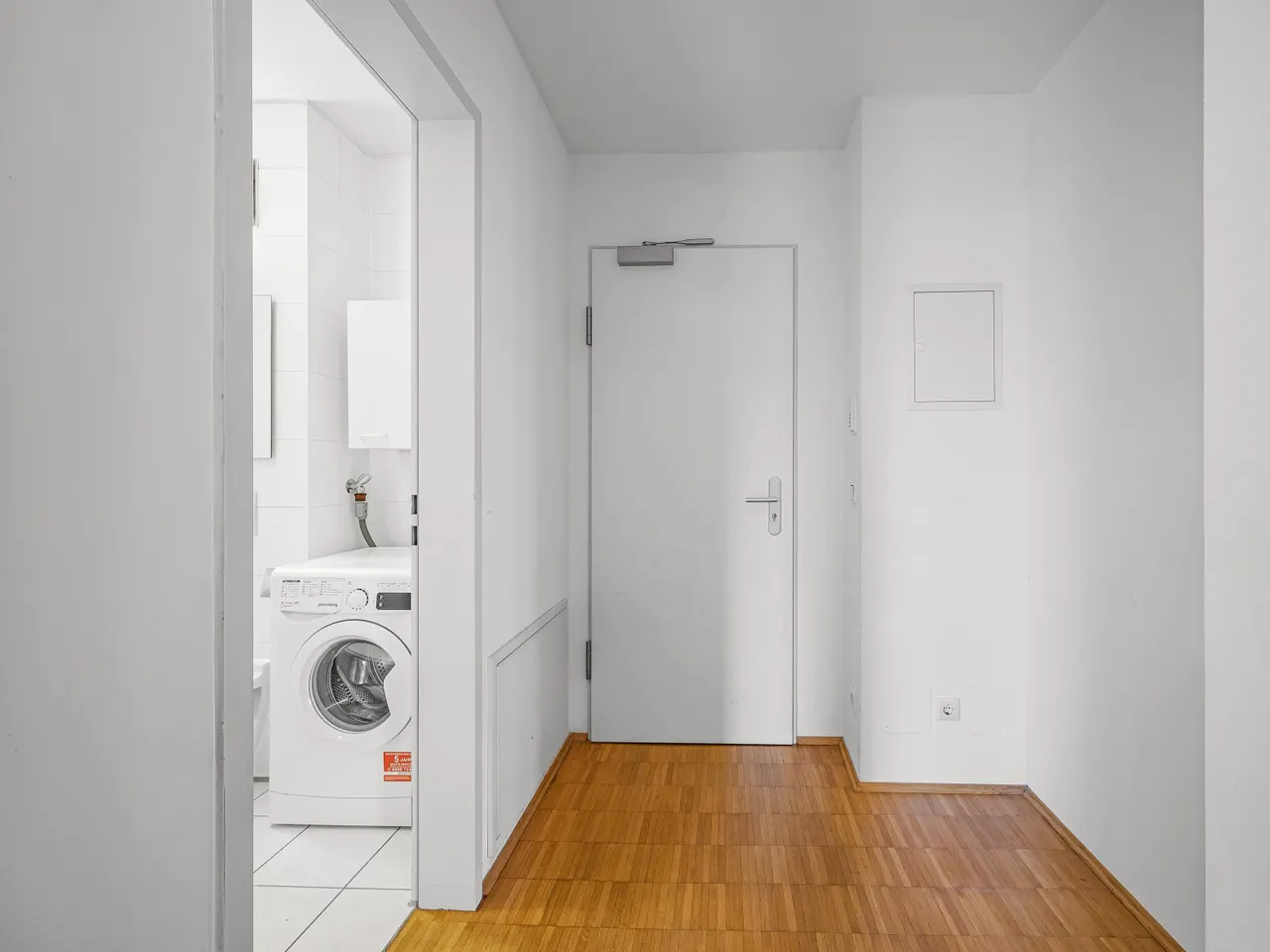 Flur, Wohnungseingangstür