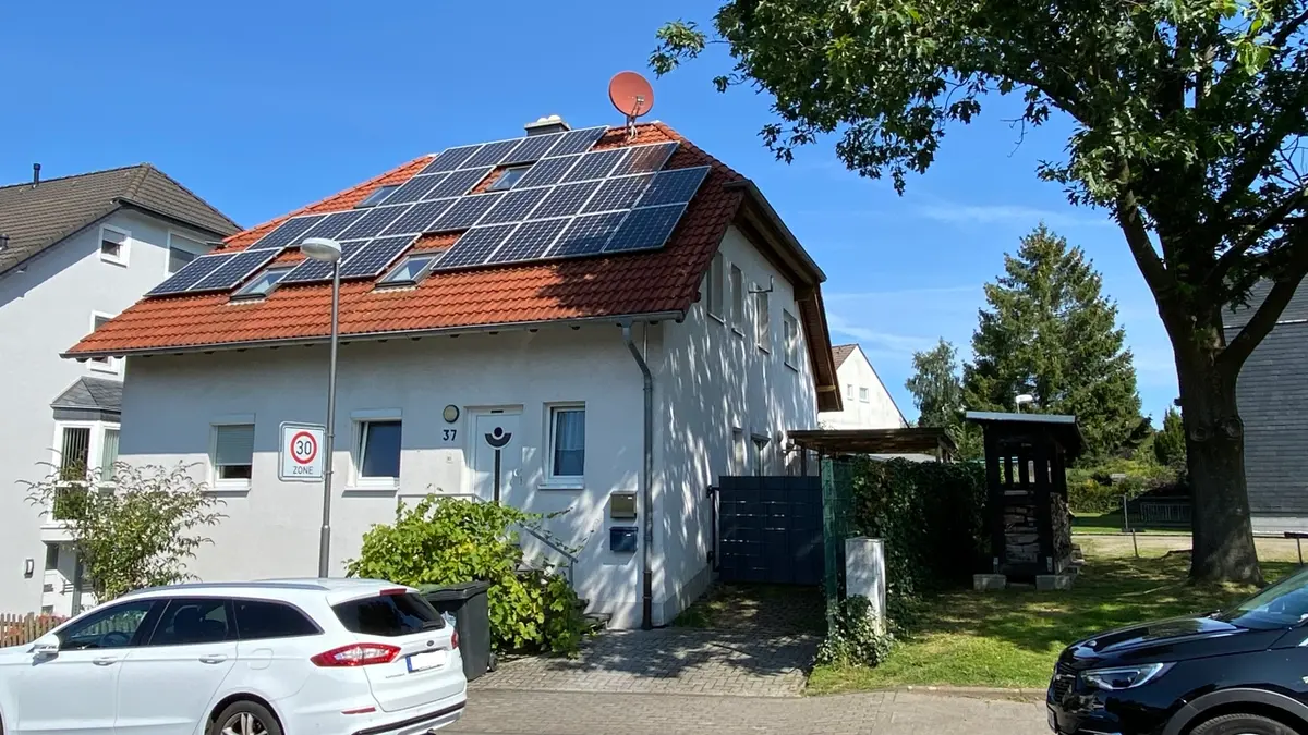 Hübsche und helle Dachgeschosswohnung im Dreifamilienhaus