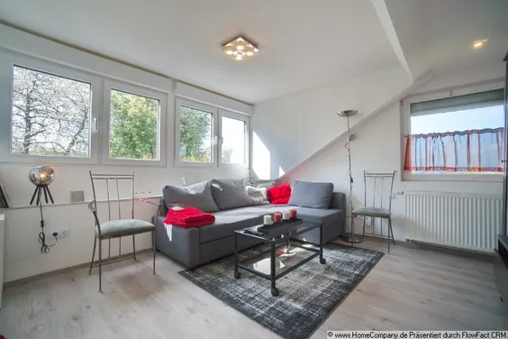 Stilvolle 2-Zimmer-Dachgeschosswohnung mit offener Wohnküche und Blick ins Grüne in Dortmund-Sölde