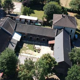 Charmanter Reiterhof auf 1,2 ha zu verkaufen