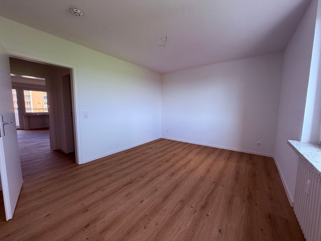 Frisch saniert & bezugsfertig: 2-Zimmer-Wohnung mit Balkon - Foto 4