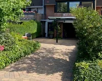 Frontansicht mit Carport