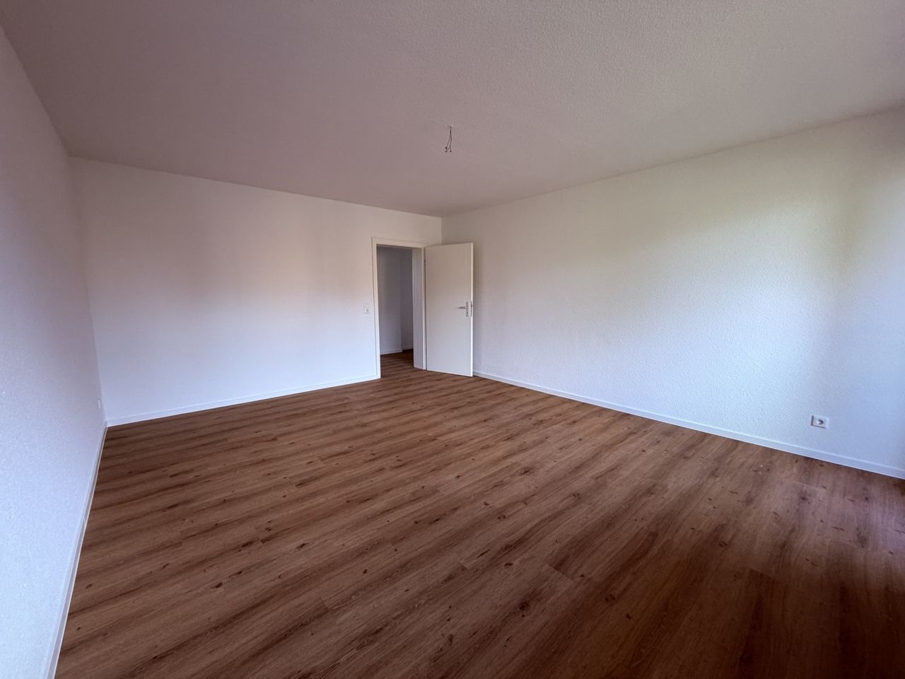 Frisch saniert & bezugsfertig: 2-Zimmer-Wohnung mit Balkon - Foto 2