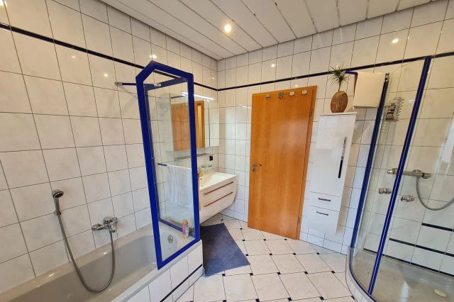 modernes Bad OG