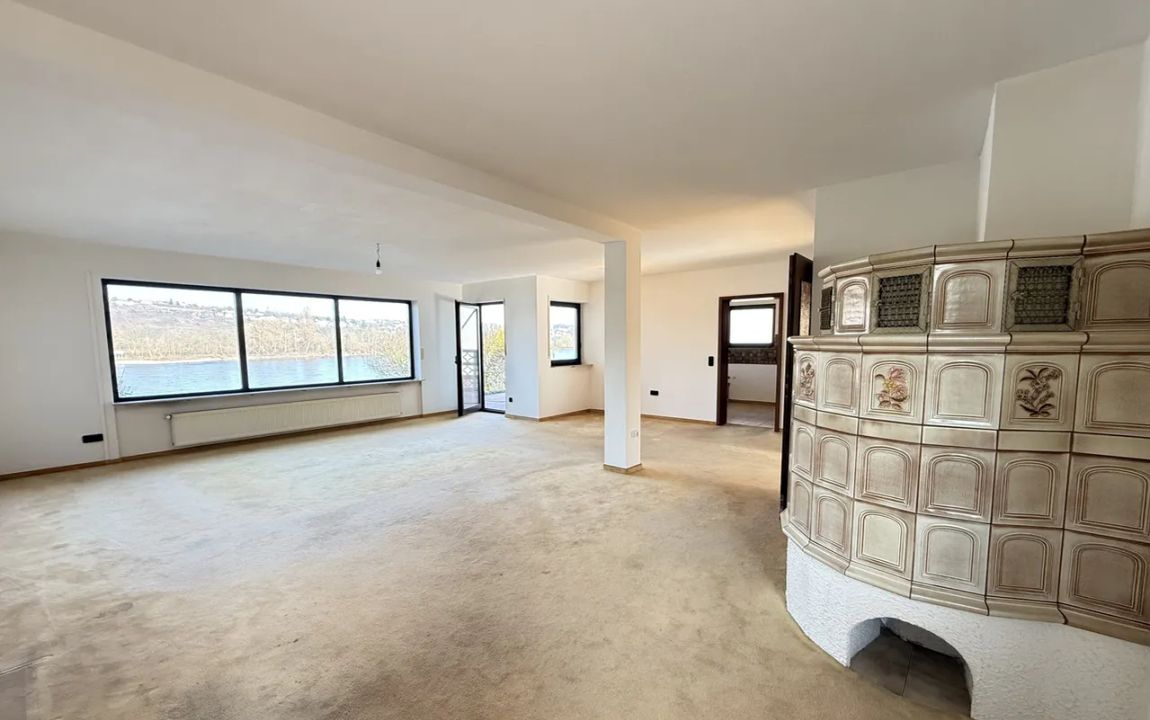 Freistehendes Einfamilienhaus in direkter Rheinlage in KO-Kesselheim mit Garage und Kfz-Stellplatz!