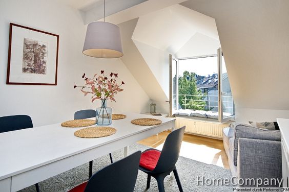 Bright apartment, with optional parking space, enjoying a central yet quiet location in the Düsseltal area of Düsseldorf
