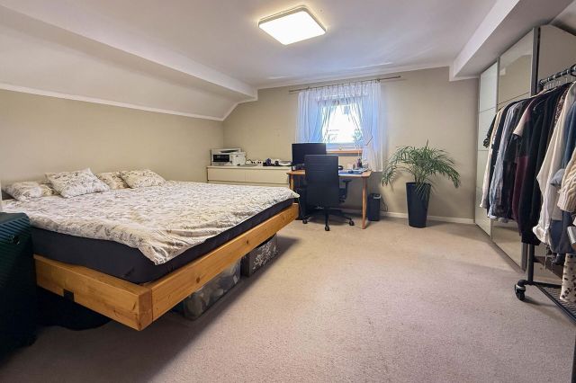 Schlafzimmer DG