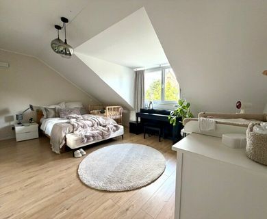 Großzügige 2-Zimmer-Wohnung im 2.OG mit schönem Balkon und Pkw-Stellplatz - Foto 3