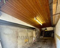 Garage (neben dem Haus)