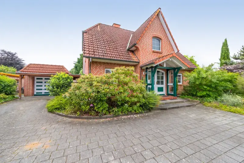 Reizvolles Einfamilienhaus mit gewachsenem Garten in ruhiger Sackgassenlage