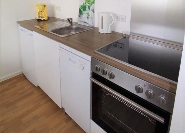 Einbauk&uuml;che mit Geschirrsp&uuml;ler