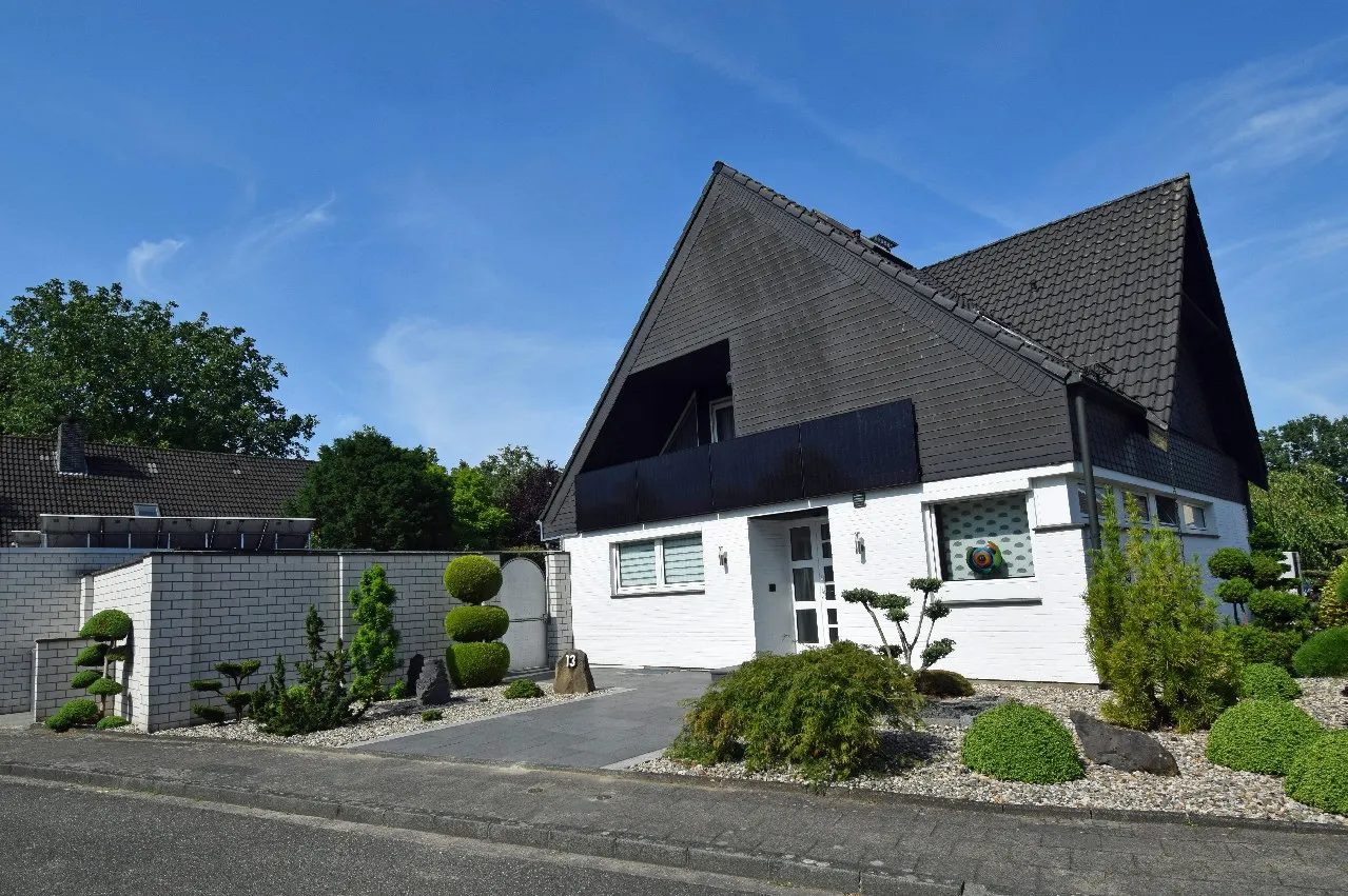 Top gepflegtes, freistehendes Einfamilienhaus in beliebter Lage von 41334 Nettetal-Hinsbeck