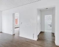 Flur mit Einbauschränken