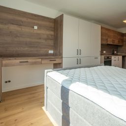 Frisch saniert, voll möbliert – Ihr kleines Zuhause mit Charme, Komfort und Blick ins Grüne