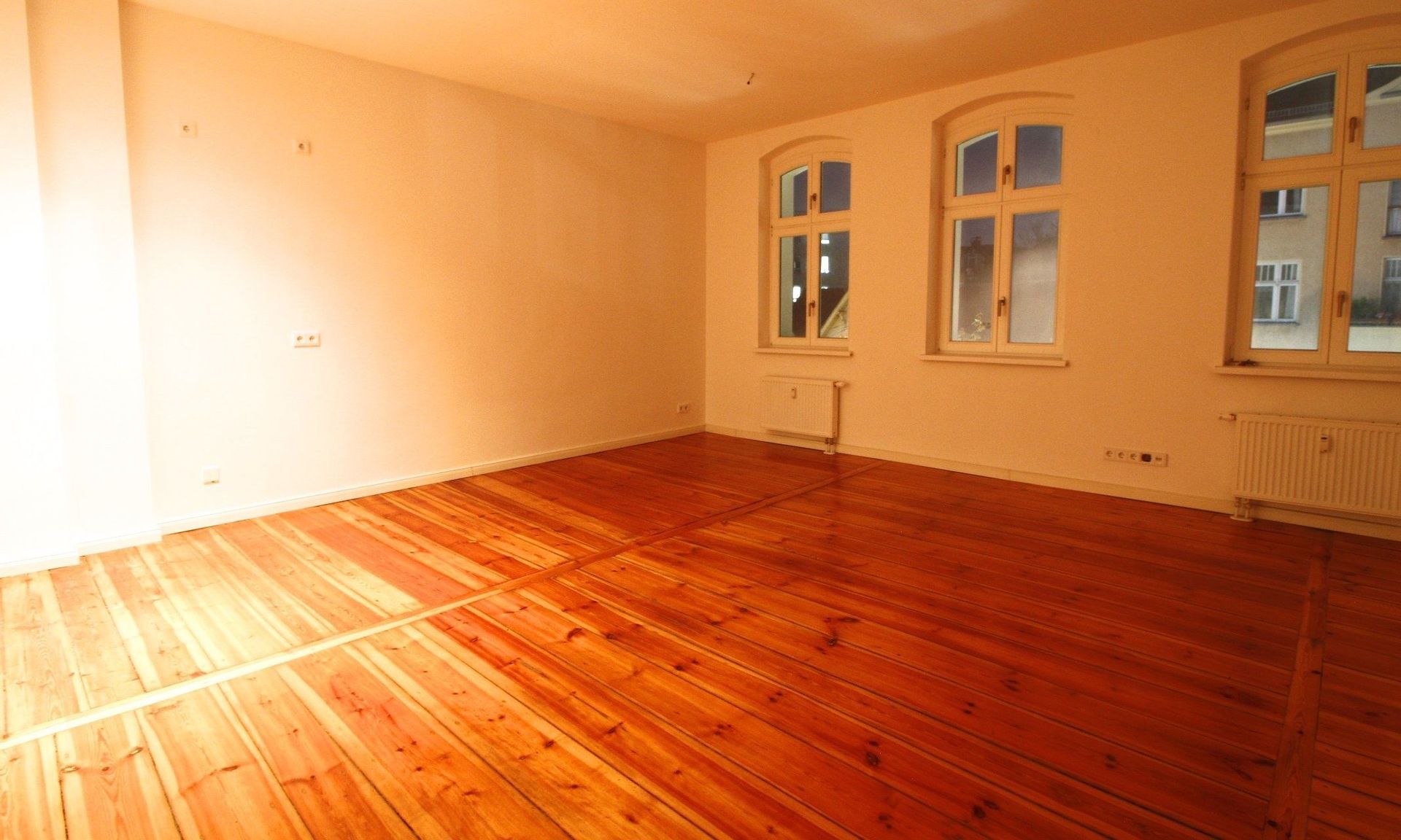 2 Zimmer Wohnung mitten in Weißensee !