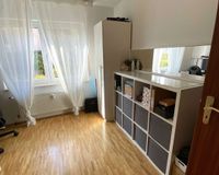 Arbeits- und Gästezimmer möbliert