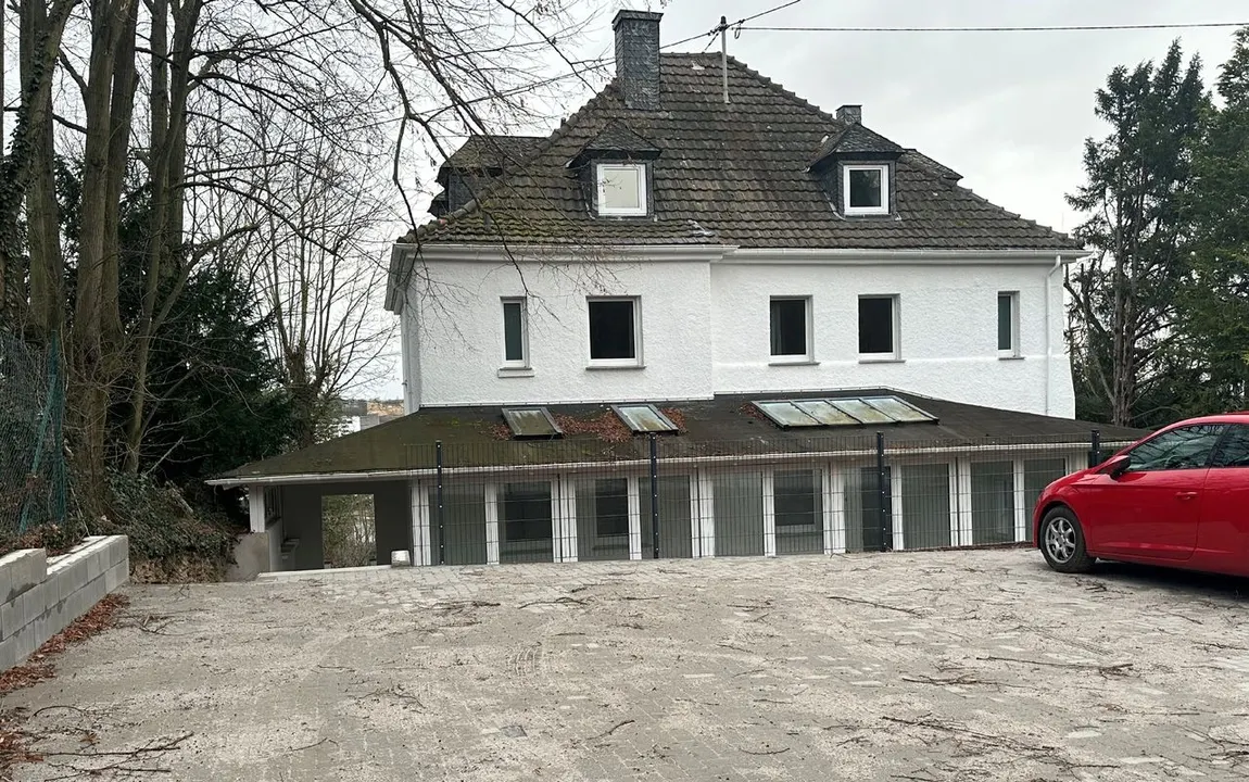 PKW-Außenstellplatz in Koblenz Paffendorf zum Kauf!
Sofort Verfügbar