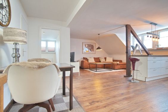 Schöne, helle und gut ausgestattete Wohnung in ruhiger zentraler Lage Nähe Essen Hauptbahnhof, Internetzugang möglich